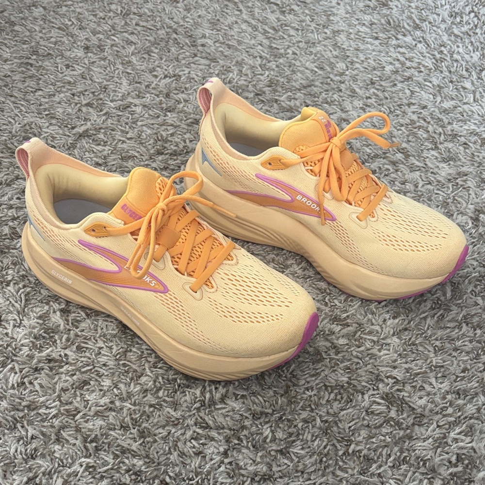 Brooks Women's Orange and Pink Sneakers